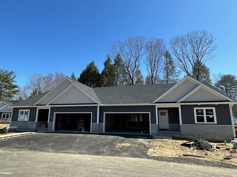 18 Steplar Crossing #18, Easthampton, MA 01027