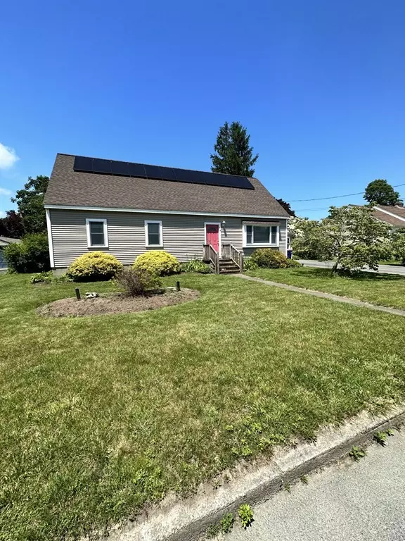 74 North St, Fairhaven, MA 02719