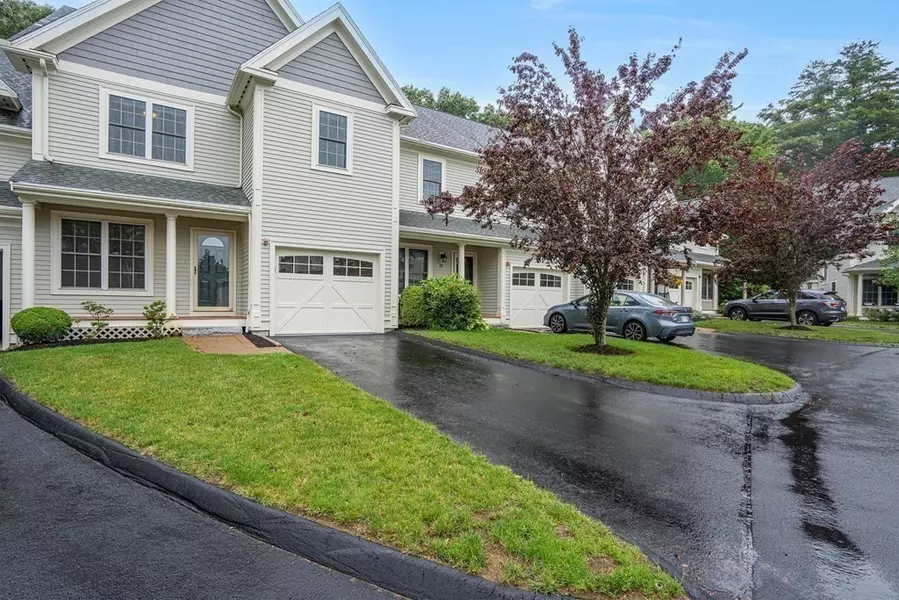 27 Junction Ln #27, Hamilton, MA 01982