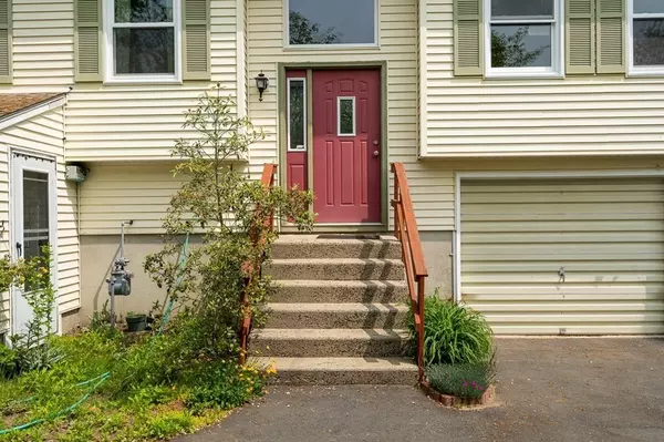 Southampton, MA 01073,32 Middle Road