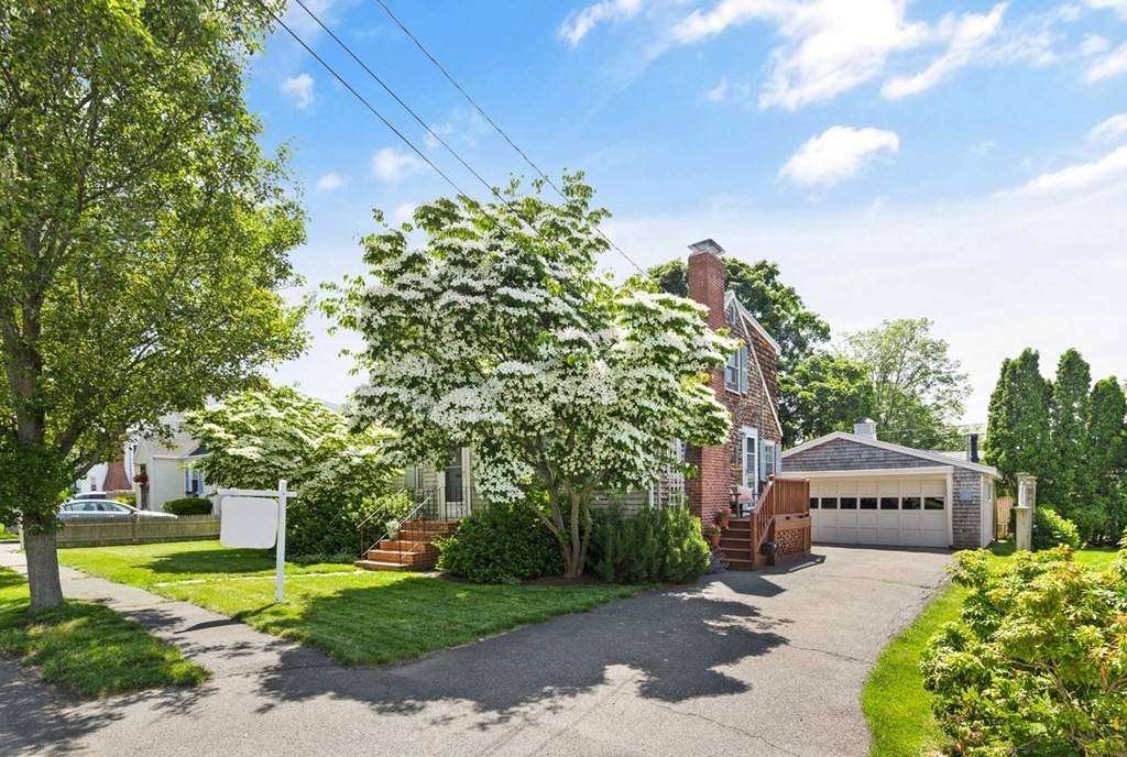 19 Longview Dr, Beverly, MA 01915