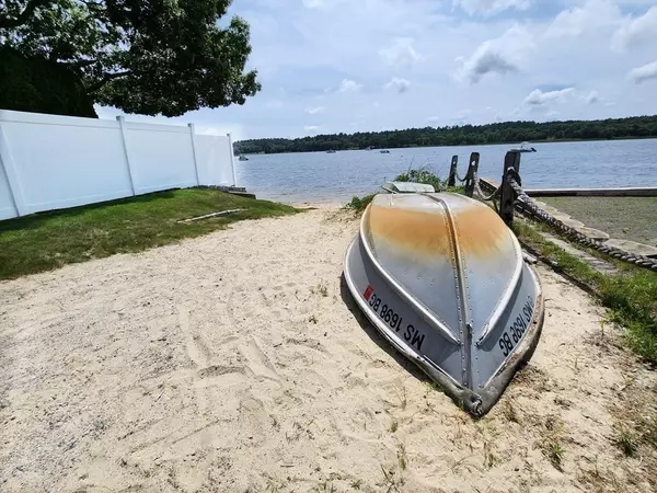 Wareham, MA 02571,24 Mckinley St