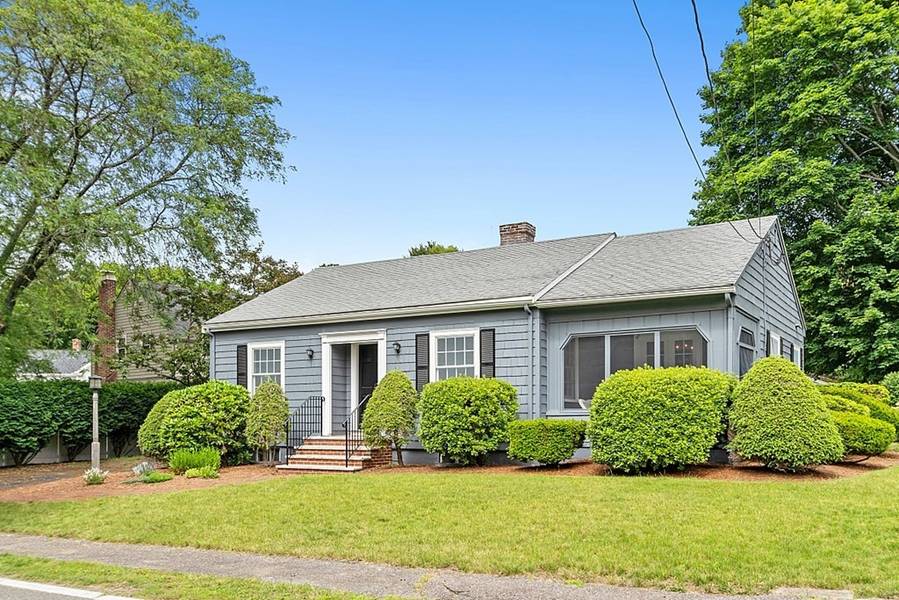 17 Walden Rd, Wakefield, MA 01880