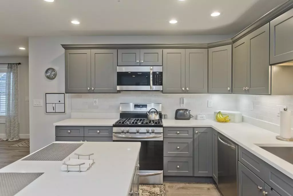 Agawam, MA 01001,2 Sabrina Way #A