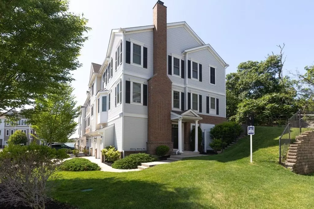 Hingham, MA 02043,113 Halsted #113
