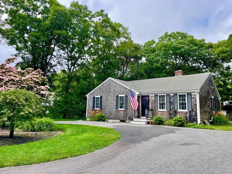 20 Outpost Ln, Barnstable, MA 02632