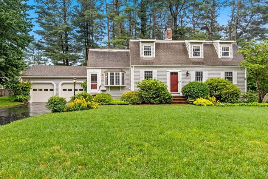 13 Autumn Circle, Hingham, MA 02043