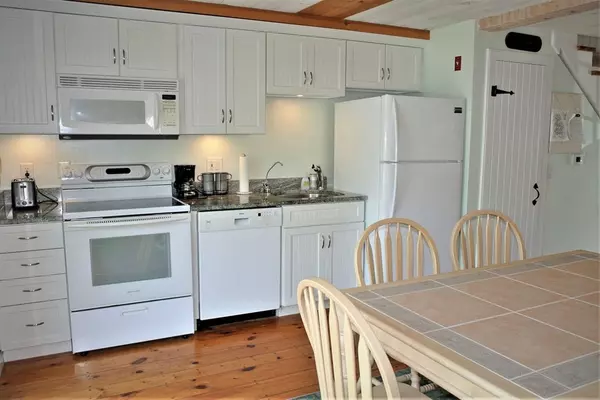 Mashpee, MA 02649,16 Brant Rock