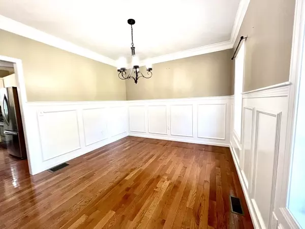 Hopedale, MA 01747,124 Plain St