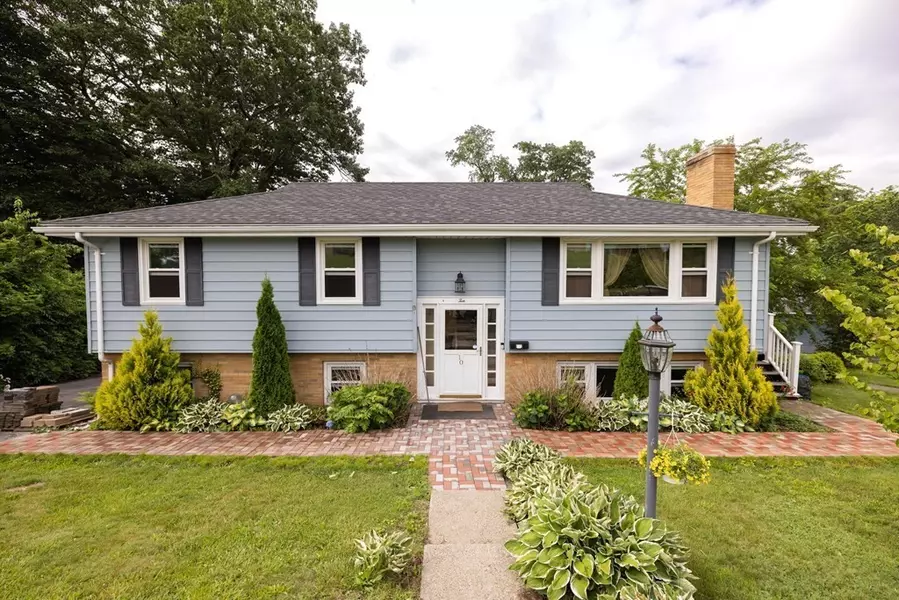10 North Pkwy, Worcester, MA 01605