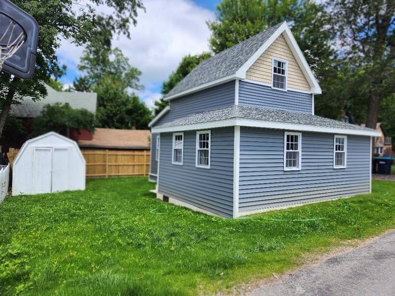 21 Myrtle Ave., Sterling, MA 01564