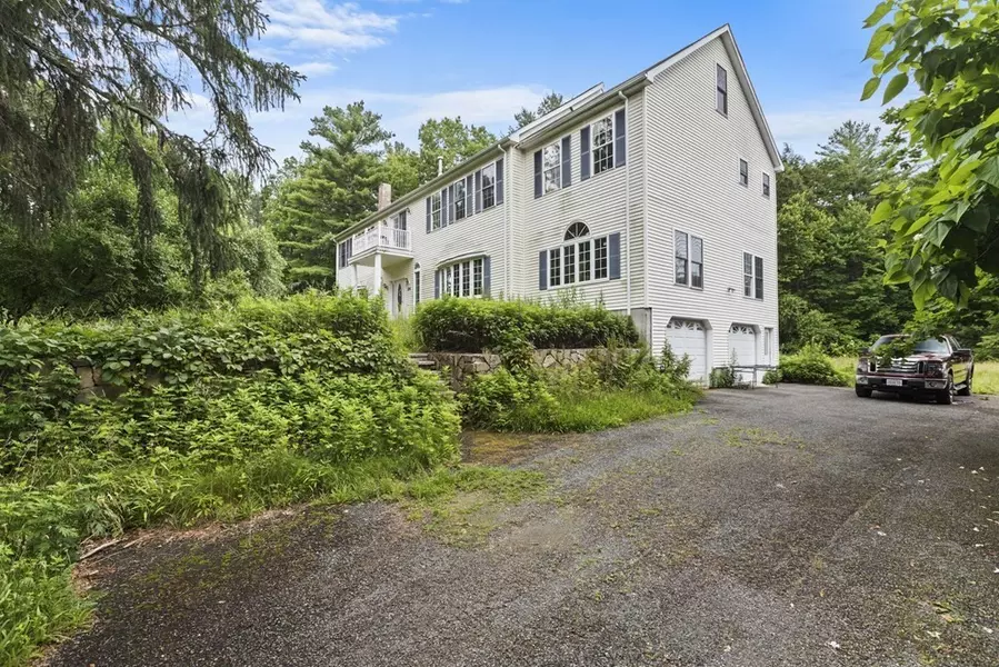 24 Bates St, Mendon, MA 01756