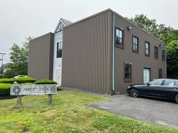 35 Tioga Way, Marblehead, MA 01945