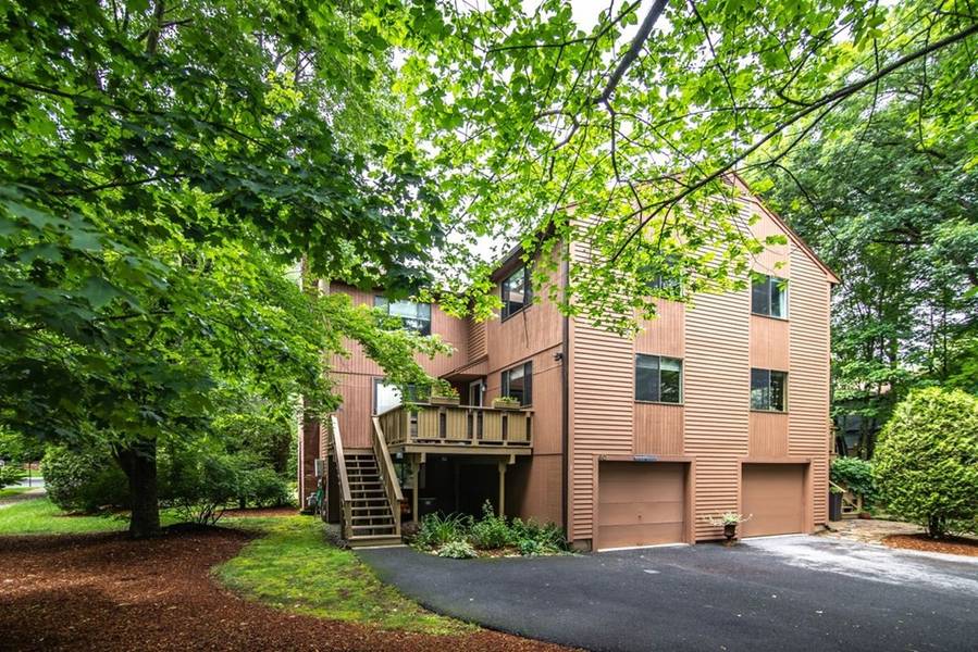 40 Treetop Pk #40, Westborough, MA 01581