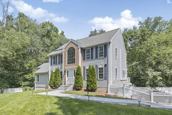 15 Hill Street, Medway, MA 02053