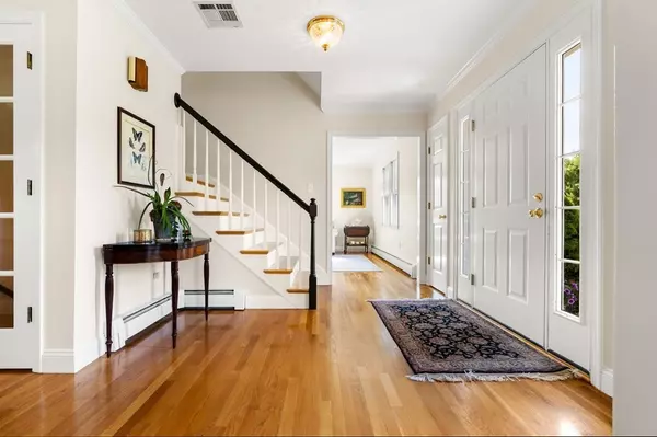 Hopkinton, MA 01748,12 Jamie Ln