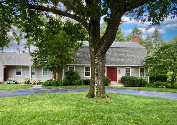 162 Blueberry Hill Rd, Longmeadow, MA 01106