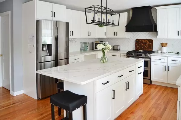 Berkley, MA 02779,9 Broadview Ave