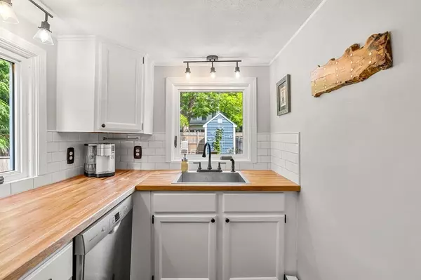 Newburyport, MA 01950,22 Kent St #1