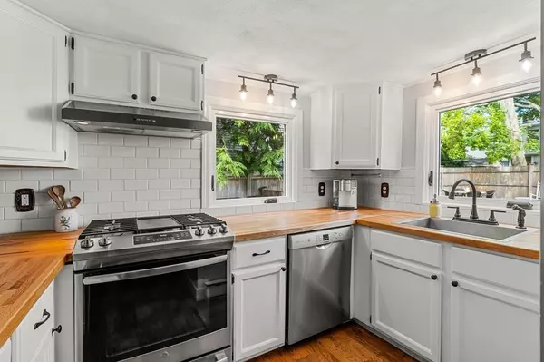 Newburyport, MA 01950,22 Kent St #1