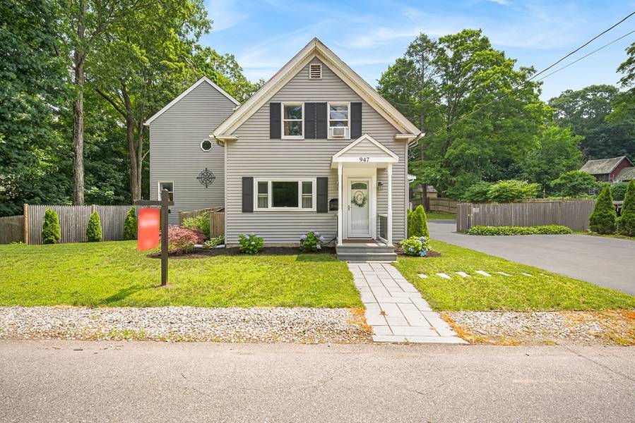 947 Mount Hope St, North Attleboro, MA 02760