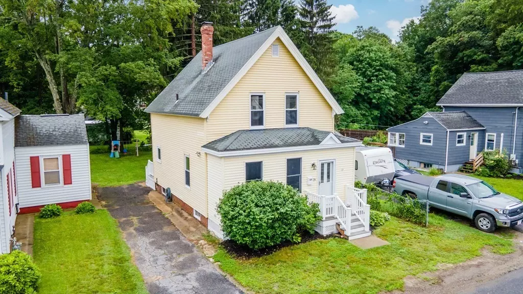 28 Branch St, Clinton, MA 01510