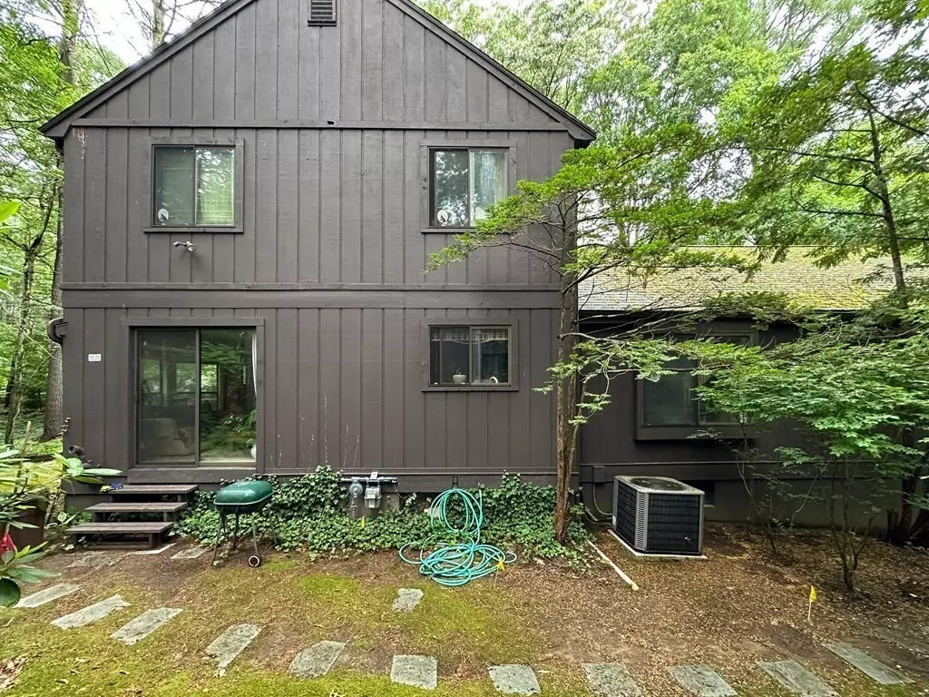 Sudbury, MA 01776,27 Hop Brook Ln