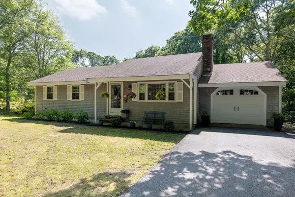 108 Pebble Lane, Falmouth, MA 02556