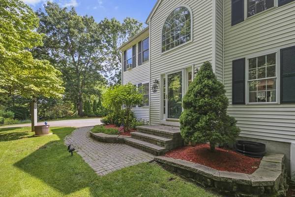 96 North Grove, Middleboro, MA 02346