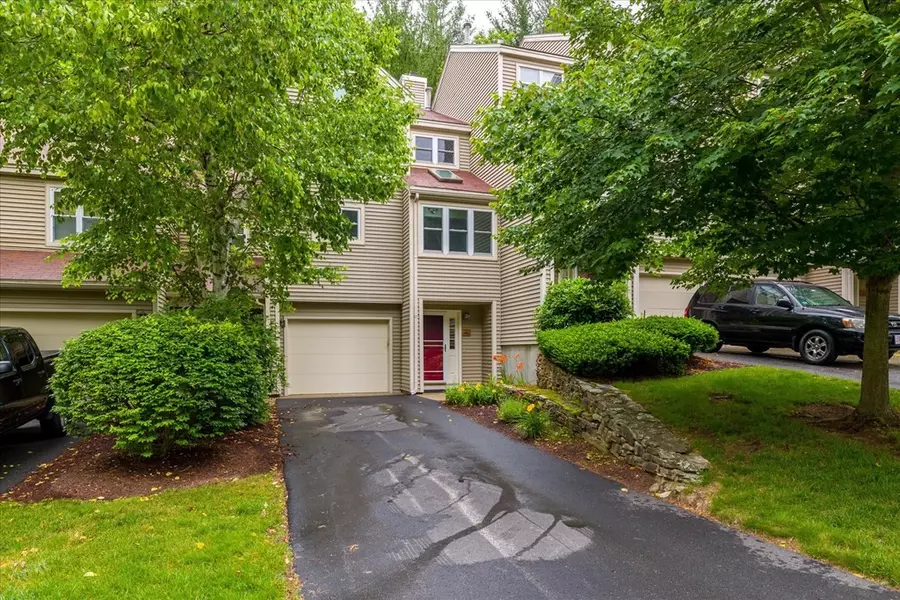 25 Thayer Pond Dr. #5, Oxford, MA 01537