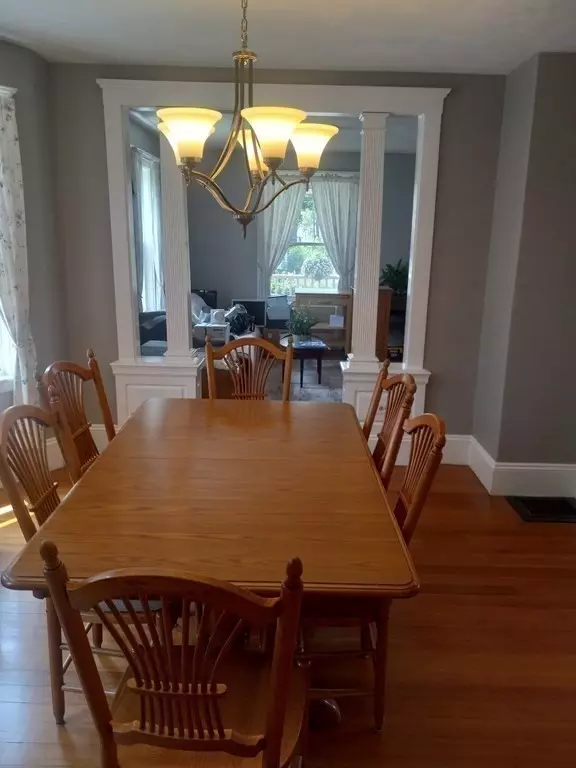 Saugus, MA 01906,15 Laurel Street