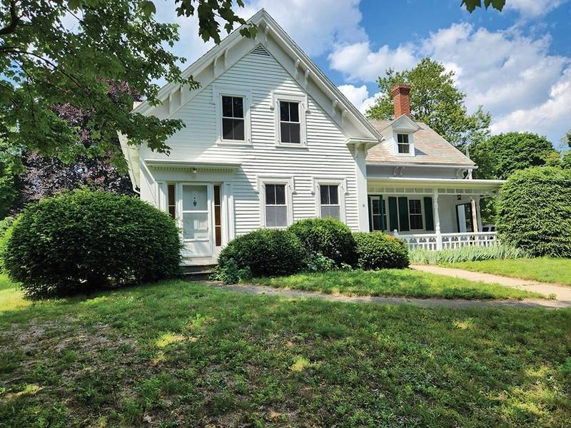 15 Memorial St, Templeton, MA 01436