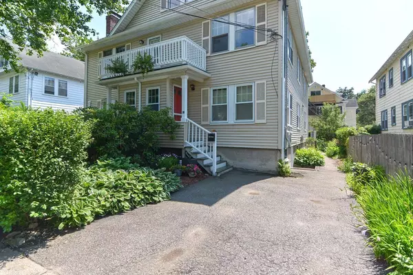 16 -18 Whittemore Rd #18, Newton, MA 02458