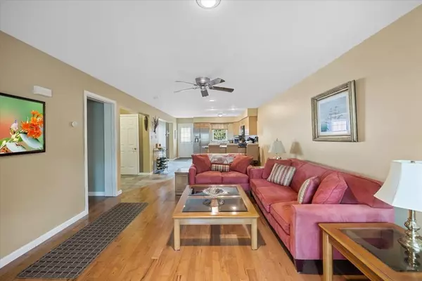 Raynham, MA 02767,183 Leonard St #4