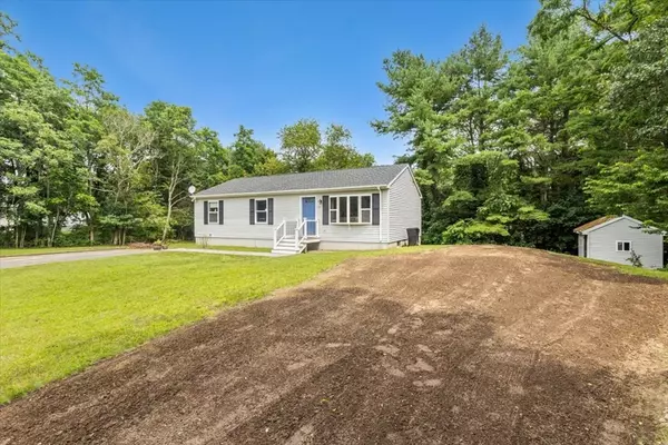 Berkley, MA 02779,32 Algerine St