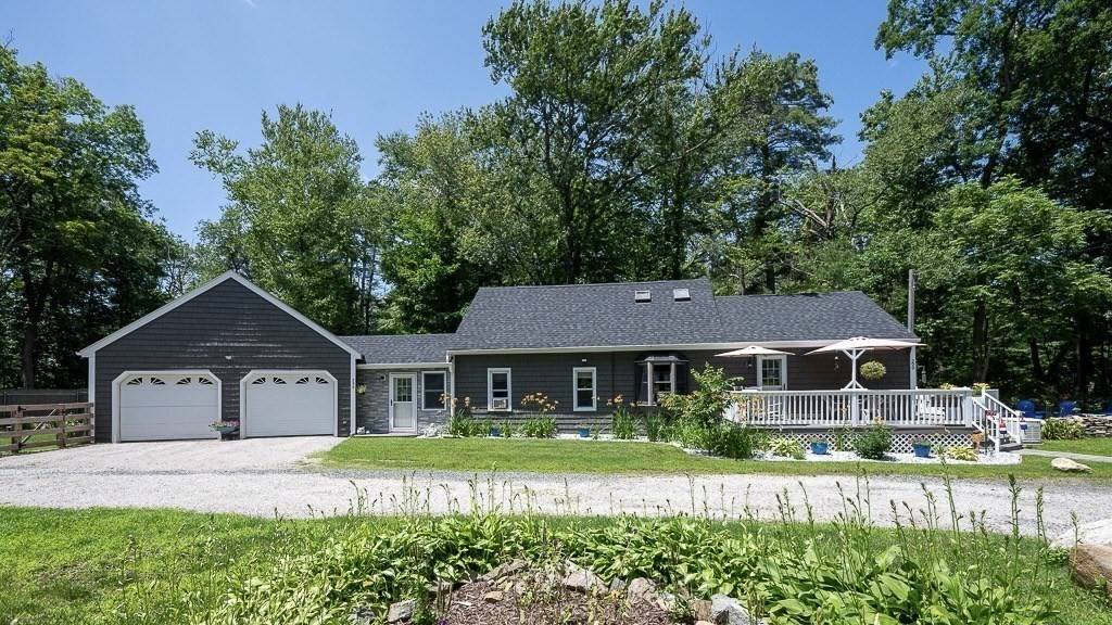 299 Clarke Rd Ext, Sturbridge, MA 01518