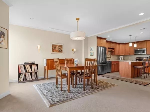 Newton, MA 02459,210 Nahanton St #417