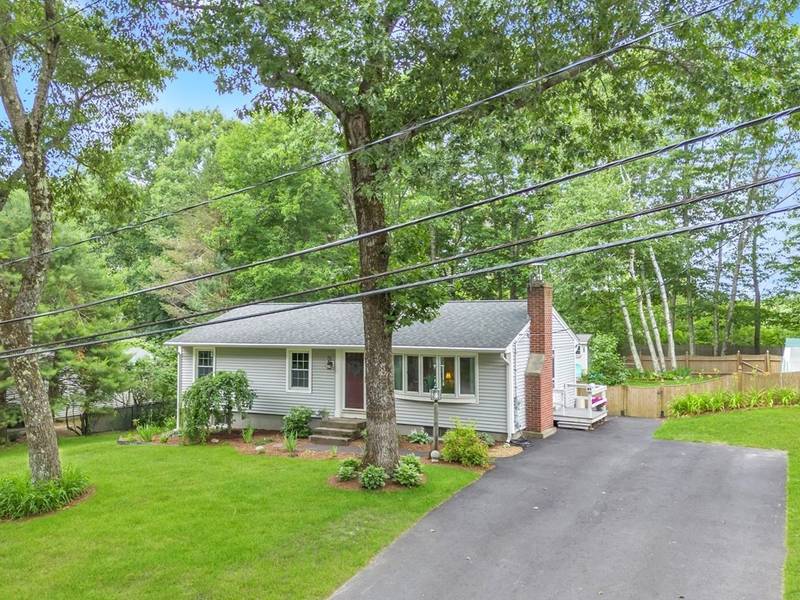 85 Laurel Hill Ln, Holden, MA 01520