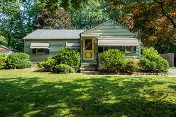 64 Simpson Cir, Agawam, MA 01001