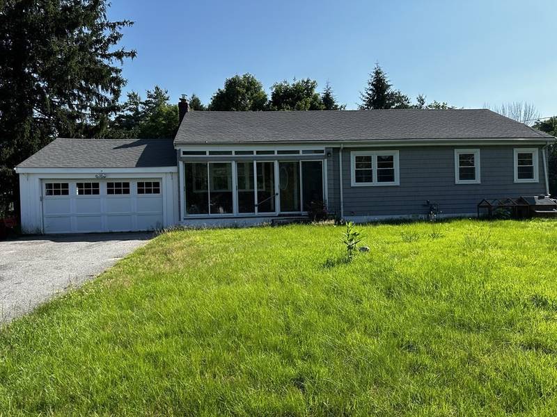 66 Sweet Hill Rd, Plaistow, NH 03865