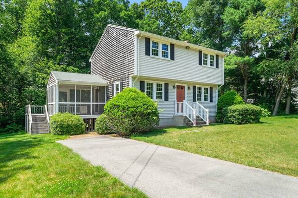 55 Hillside Drive, Hanover, MA 02339