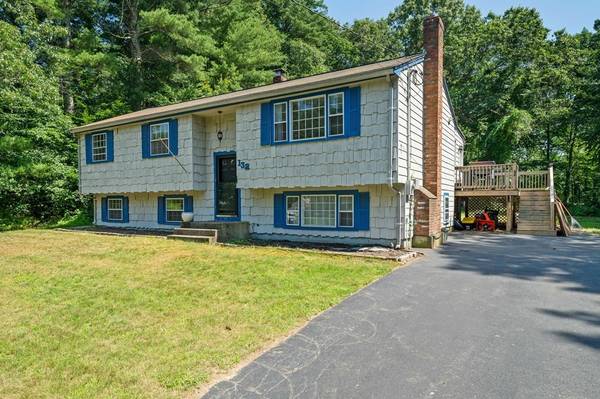 132 Old Farm Rd, Hanover, MA 02339