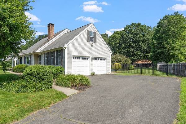 Greenfield, MA 01301,111 Meadow Ln