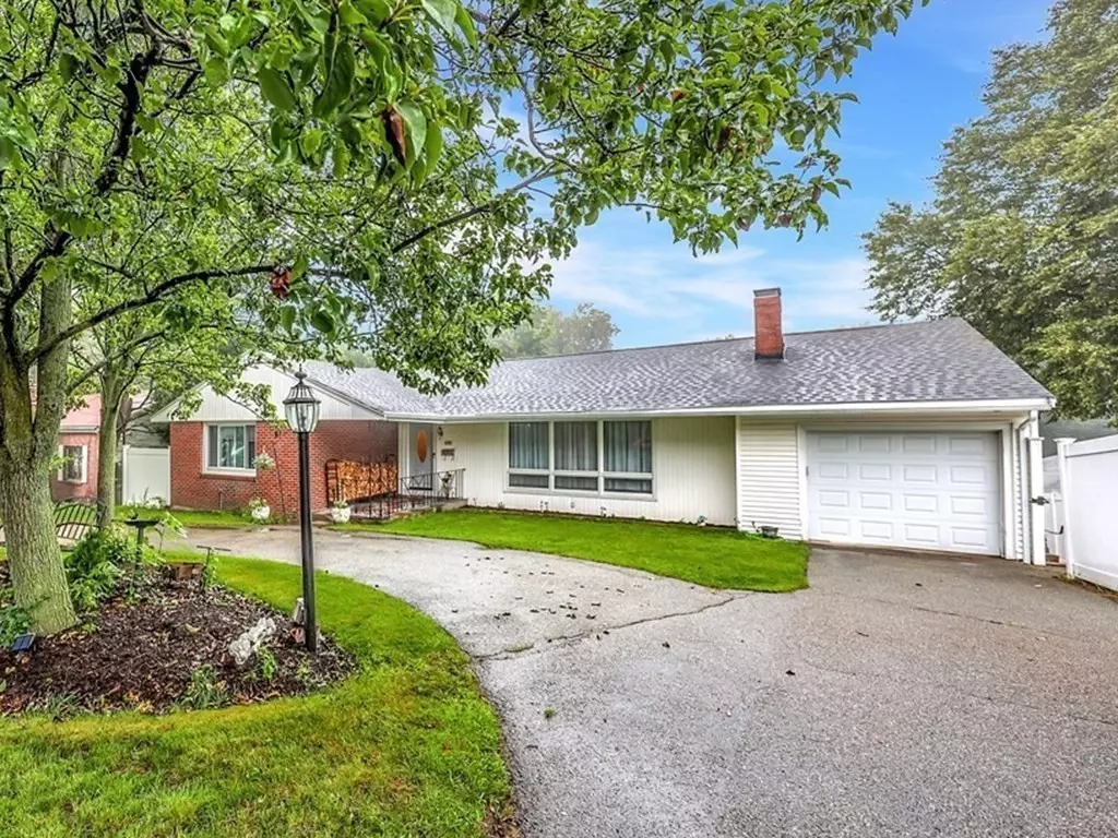 Lynn, MA 01904,695 Lynnfield St