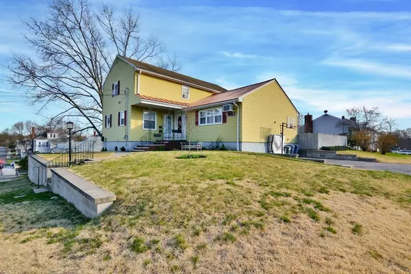 Lawrence, MA 01843,9 Carleton St