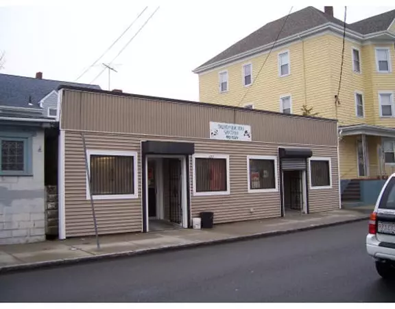 131-133 Hemlock St, New Bedford, MA 02740