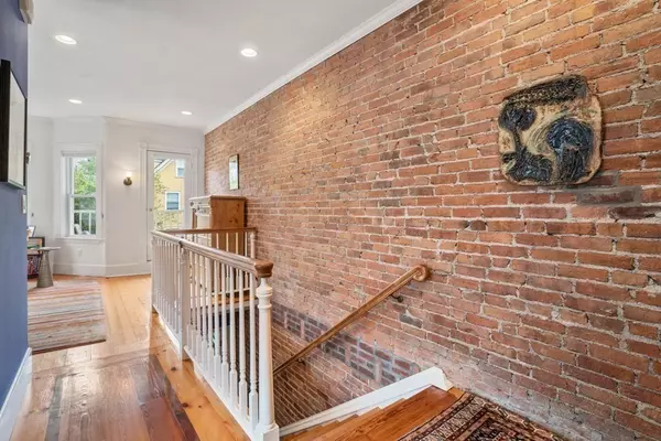 Brookline, MA 02445,18 Bowker St