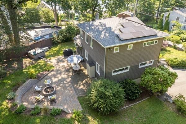 39 Lake Shore Dr, Wayland, MA 01778