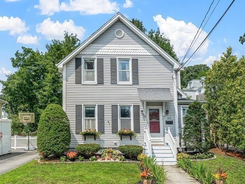 39 Cedar St, Wakefield, MA 01880