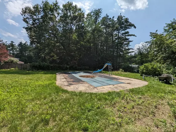 Townsend, MA 01474,17 Ponderosa Dr